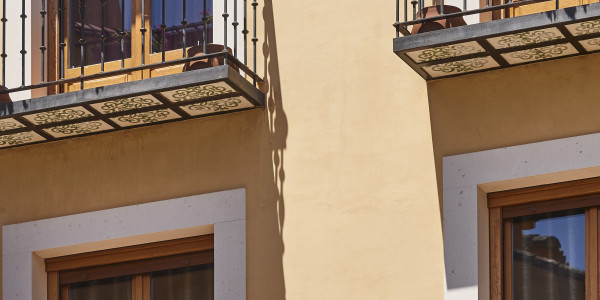 Pintar Fachadas de Casas Unifamiliares / Chalets l' Albi · Pintura anticorrosiva para Barandillas, Rejas y otros Elementos