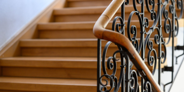 Pintar Fachadas y Patios de Luces de Comunidades Vecinos / Propietarios les Borges Blanques · Pintado de Pasillos, Escaleras y Zonas de Tránsito