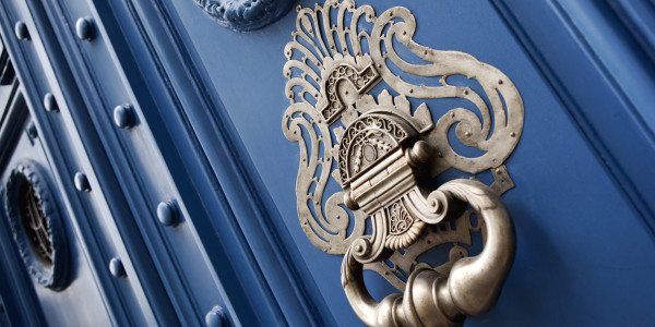 Rehabilitación y Restauración de Fachadas Juneda · Restauración de Puertas / Portales / Ventanas de Madera