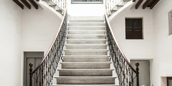 Rehabilitación y Restauración de Fachadas Juneda · Pintado de Escaleras, Patios Interiores, Patios de Luces, Ascensores