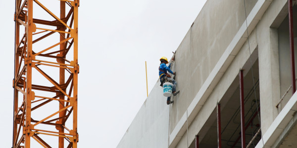 Trabajos Verticales en Fachadas de Edificios / Viviendas Juneda · Pintar Edificios de Construcción de Obra Nueva